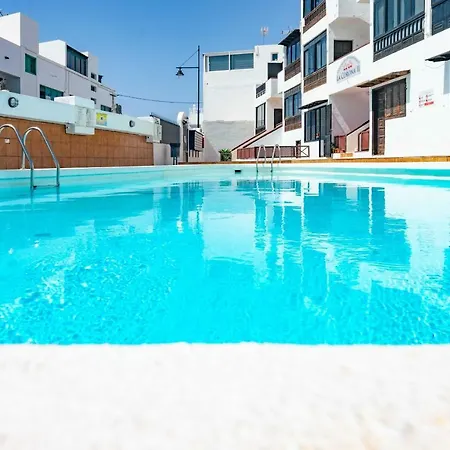 Nina In Old Town Pool Wifi Apartamento *